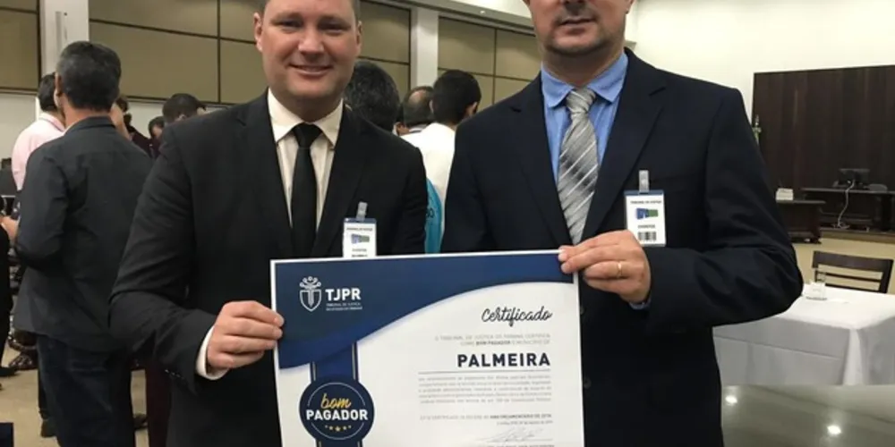 O prefeito de Palmeira, Edir Havrechaki, esteve no Tribunal de Justiça do Paraná (TJPR), em Curitiba 