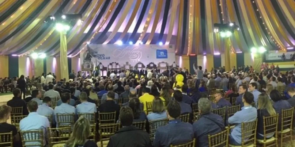 Abertura da 19ª Agroleite teve participação de políticos, embaixadores e cooperativistas