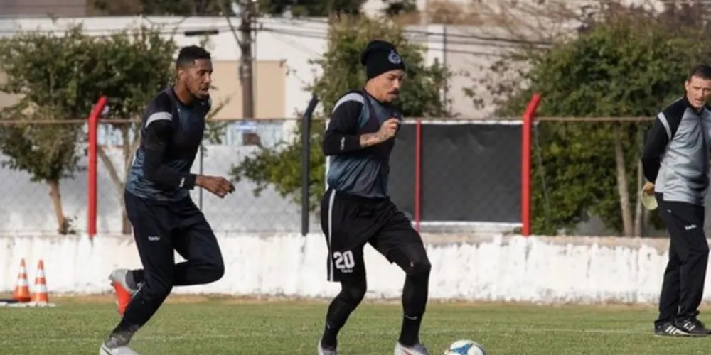 Imagem ilustrativa da imagem Operário volta aos treinos após ser goleado fora de casa