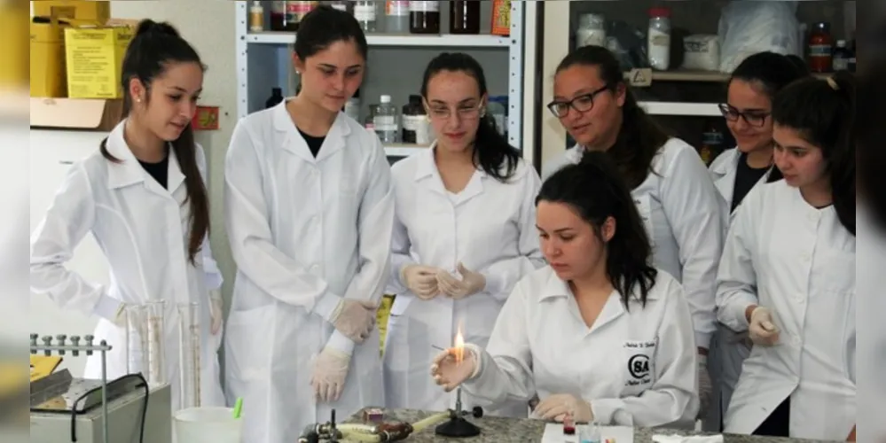 São ofertadas cinco modalidades de curso: Administração, Informática, Análises Clínicas, Formação de Docentes e Química