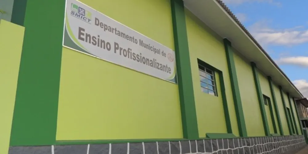 Qualificação é voltada para alunos adolescentes com 14 anos completos e que estejam regularmente matriculados no nono ano do Ensino Fundamental da rede pública de ensino