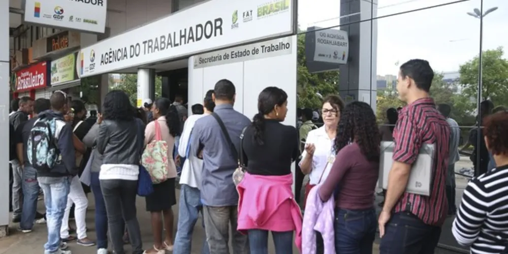 Pesquisa aponta que mais de 25% dos desempregados estão atrás de trabalho há dois anos