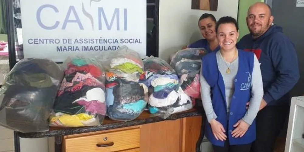 As peças recolhidas com a Campanha do Agasalho foram entregues em entidades do município