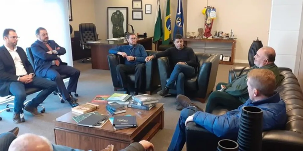Reunião aconteceu no gabinete do Prefeito de Ponta Grossa, Marcelo Rangel