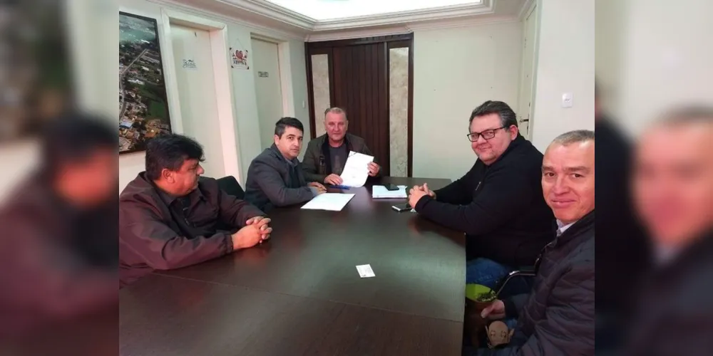 Vereador de Ponta Grossa e prefeito de Carambeí se reuniram durante a semana para tratar do tema