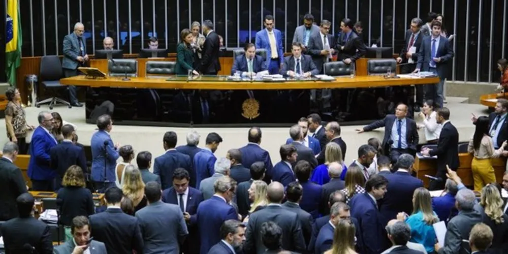 Imagem ilustrativa da imagem Câmara pode votar projeto que amplia porte de armas