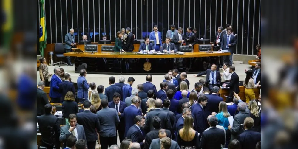 Imagem ilustrativa da imagem Câmara pode votar projeto que amplia porte de armas