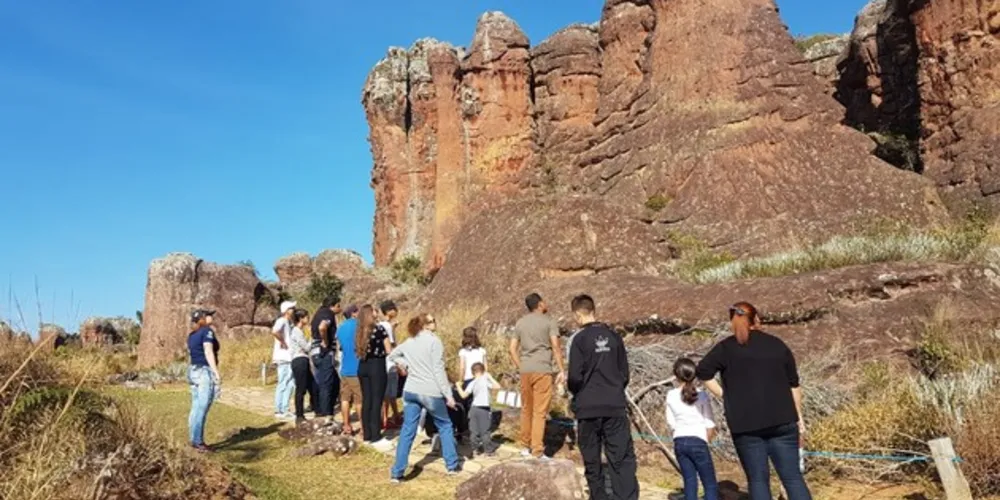 Imagem ilustrativa da imagem Grupos dos Creas de PG são contemplados com passeios