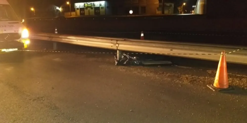 Imagem ilustrativa da imagem Idoso é atropelado por carro de luxo e morre na BR-277