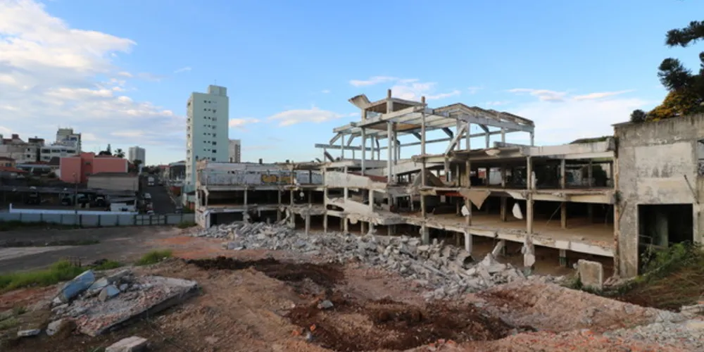Mercadão teve sua estrutura demolida no início deste ano
