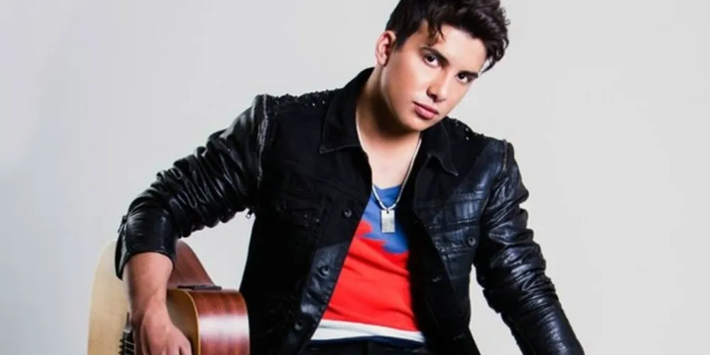 O cantor sertanejo Luiz Henrique Ribeiro da Costa Lesniovski, conhecido como Rick Ribeiro, saiu da prisão