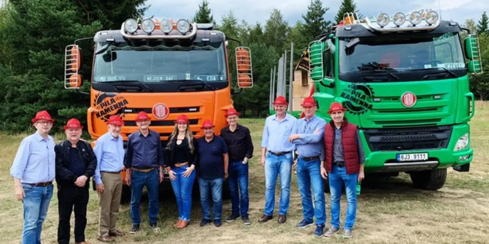 Comitiva do Paraná que está na República Tcheca, visitou nesta quarta-feira (21) a fábrica de caminhões da Trata