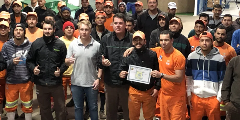 Imagem ilustrativa da imagem Coletores de lixo de PG recebem homenagem da Câmara