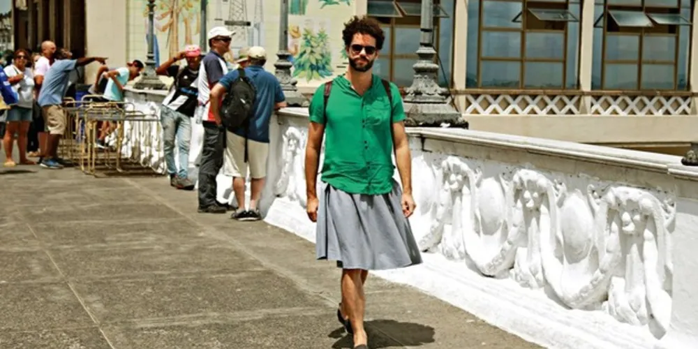 As saias combinam com todos os tipos de calçados