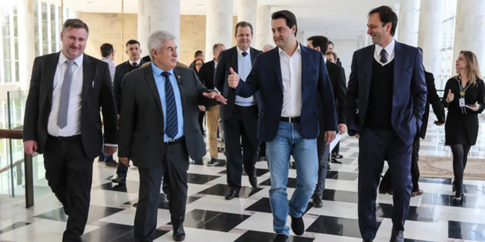 Imagem ilustrativa da imagem Ratinho reforça a ministro meta de tornar o PR polo agritech