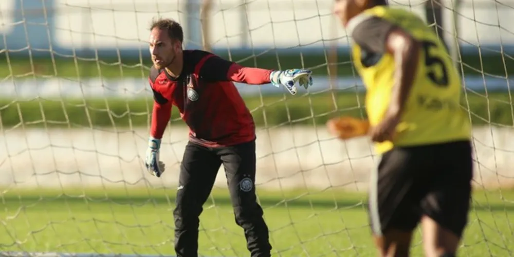 Imagem ilustrativa da imagem Sem André Luiz, Operário encara o Vitória pela Série B