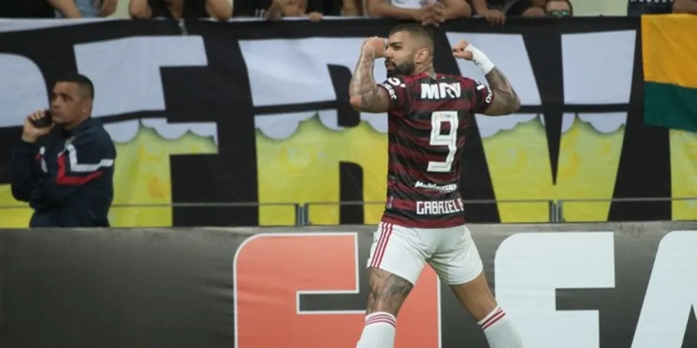 Vitória por 3 a 0 no Castelão coloca o Rubro-negro no topo da tabela 