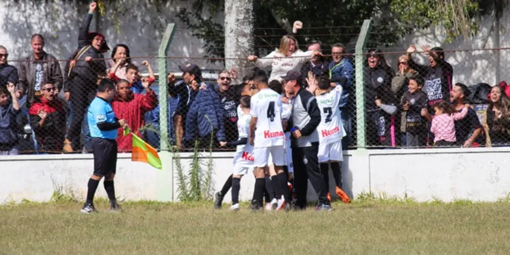 Athletico vira pra cima do Operário e fica com título do primeiro turno