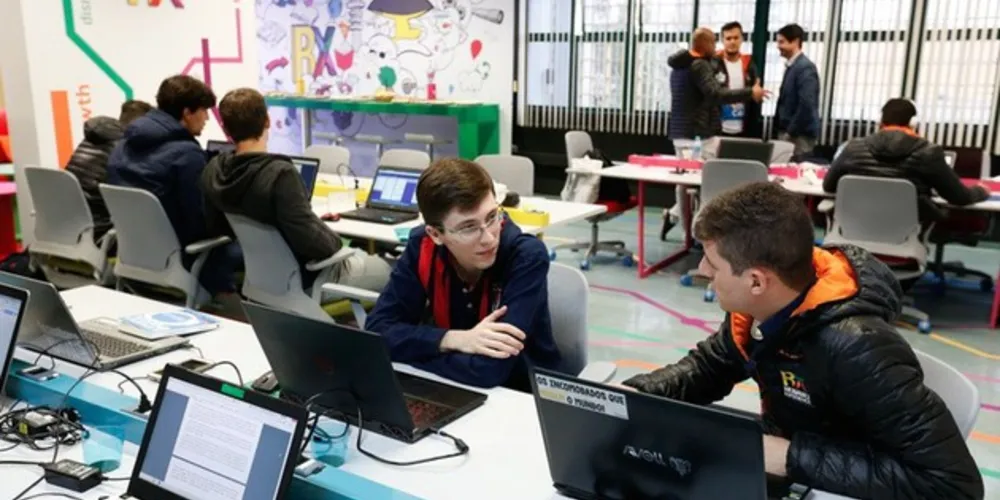 O termo 'startup' designa empresas com uma forte base tecnológica, que inovam, seja em seus modelos de negócio ou no serviço que ofertam a consumidores