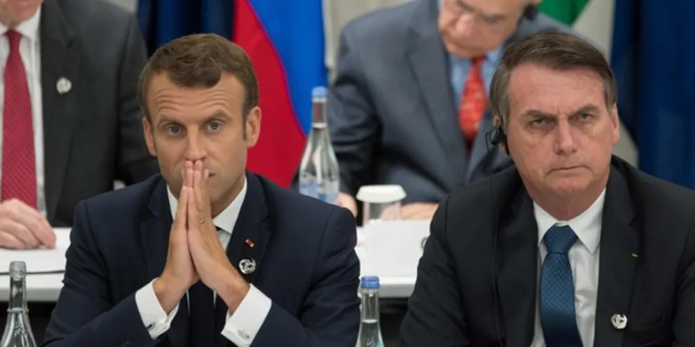 O motivo do novo confronto entre ambos foi um comentário de Bolsonaro na rede social Facebook. O presidente brasileiro reagiu a uma mensagem que zombava do físico da primeira-dama francesa, Brigitte Macron