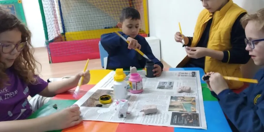 Imagem ilustrativa da imagem Argila desenvolve habilidades de alunos em Carambeí