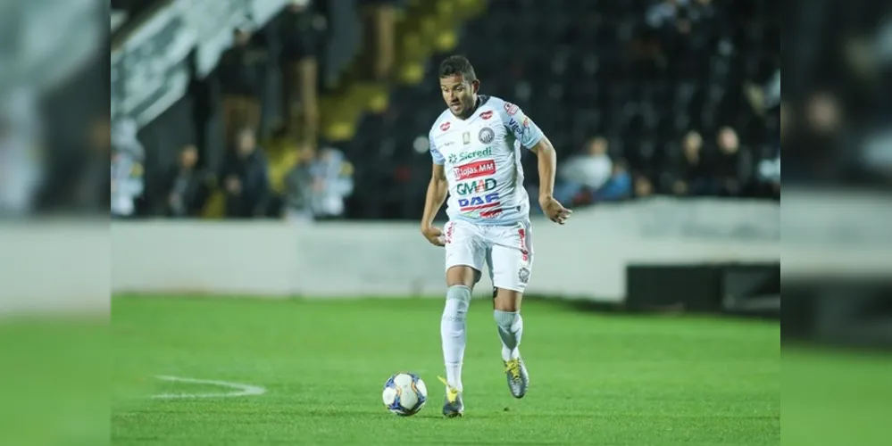 Operário ocupa o décimo lugar na tabela, com 25 pontos, e a equipe catarinense está na 14ª posição, com 21 pontos