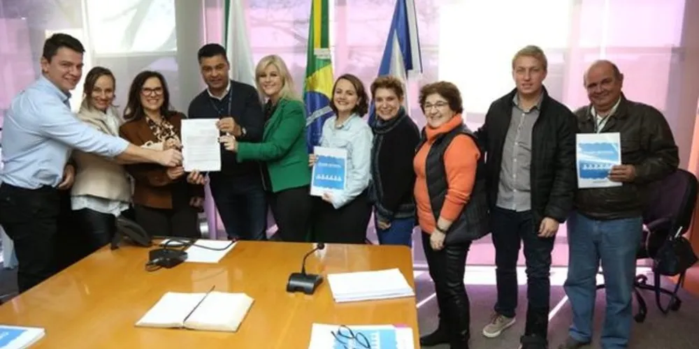 Parceria foi formalizada na manhã dessa segunda (26)