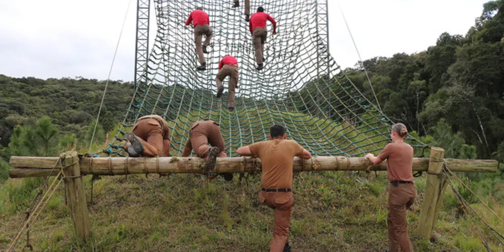 200 policiais e bombeiros militares do Paraná tiveram de enfrentar no circuito Braves Mud Race durante o Desafio Soldado de Aço 2019