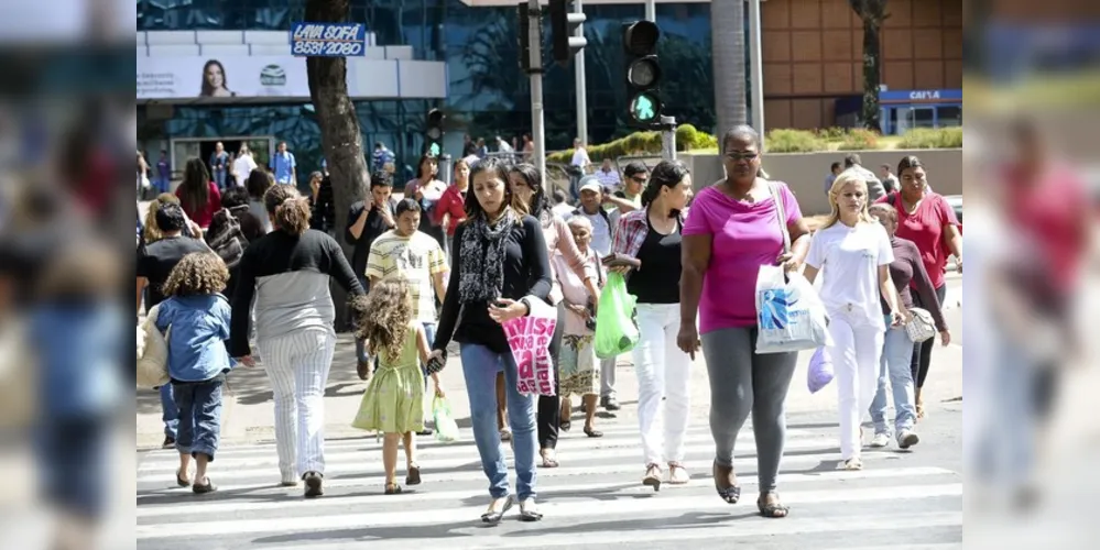 A maior população se encontra em São Paulo, com 45.919.049 pessoas