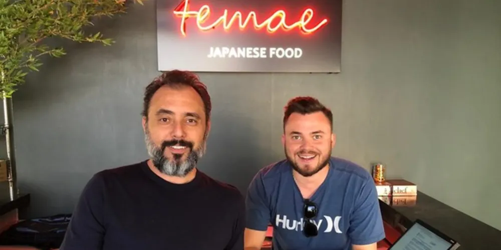 Os empresários Sergio Bruno Pereira e Hemerson Dmengeon nesta noite de quinta-feira (29), inauguram em grande estilo o Temae Japanese Food, o primeiro sushi bar da nossa cidade, com rodízio em esteira e serviço à la carte. O Temae trás uma experiência gastronômica para seus clientes, e promete ser o novo point de Ponta Grossa. À noite inauguração leva a assinatura da Soul Eventos e promete surpreender a todos. Comentaremos. 