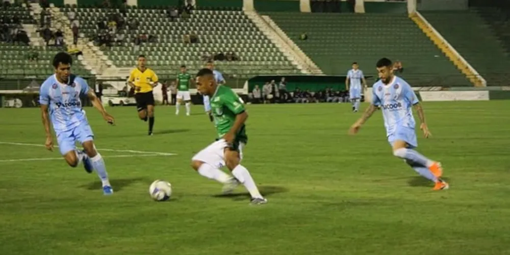 Jogando em casa, Bugre bateu o Londrina por 1 a 0, mas ainda segue na lanterna