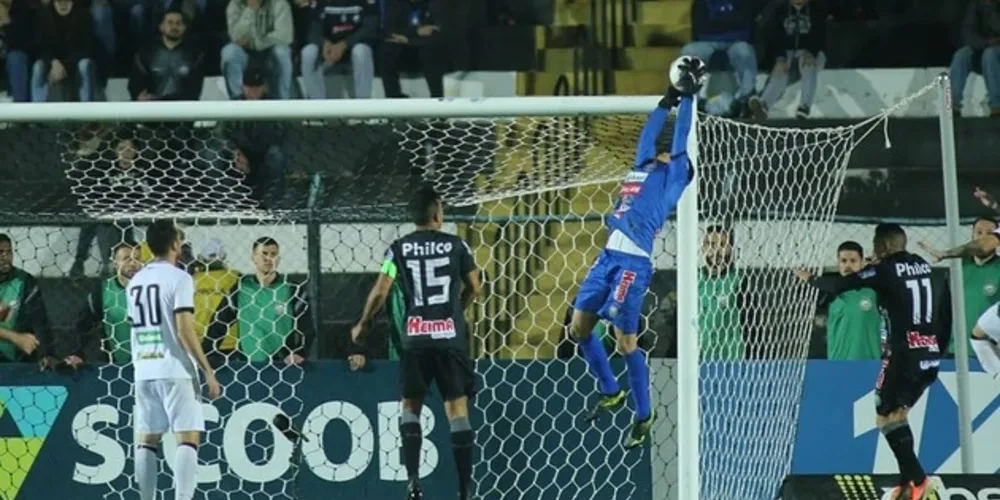Em ótima fase, Rodrigo Viana deve ser mantido no gol do Fantasma