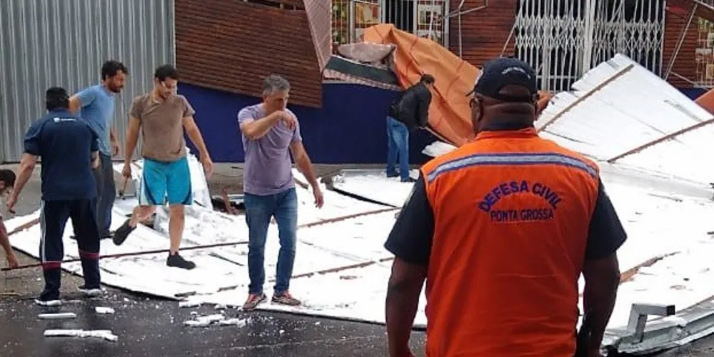 De acordo com o coordenador da Defesa Civil, Alessandro de Macedo, os bairros mais afetados foram Contorno, Nova Rússia e Uvaranas