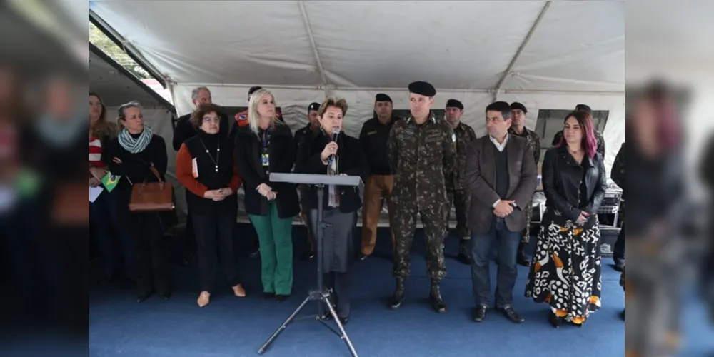 Vice-prefeita Elizabeth Schmidt aborda o patriotismo durante discurso de abertura oficial