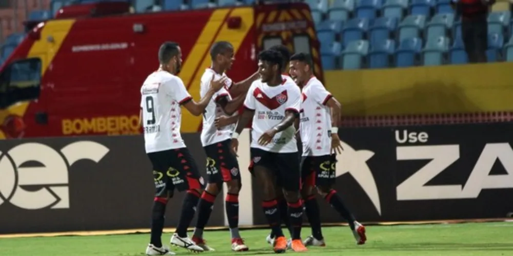 Com triunfo, baianos respiram na luta contra o rebaixamento