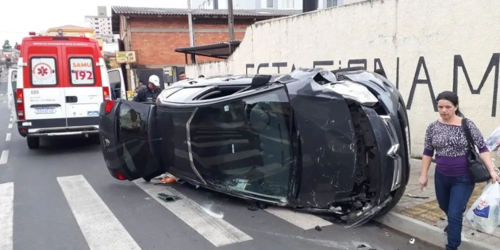 Imagem ilustrativa da imagem Acidente prejudica trânsito na Rua do Rosário