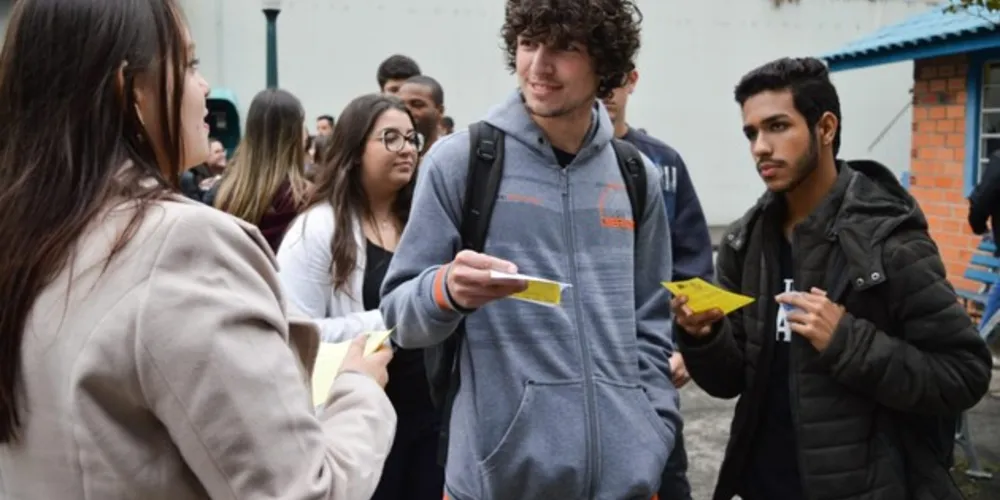 Abrace UEPG é um projeto que tem como objetivo tratar a saúde mental dos jovens, dentro da universidade