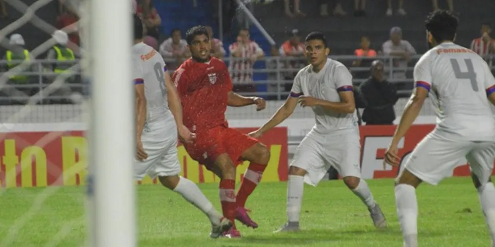 De virada, Tricolor consegue a vitória e está provisoriamente no G4