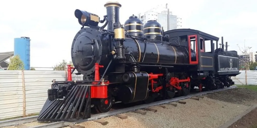 Locomotiva 250 entrou em atividade no ano de 1940 e realizava viagens alternando entre passageiros e cargas