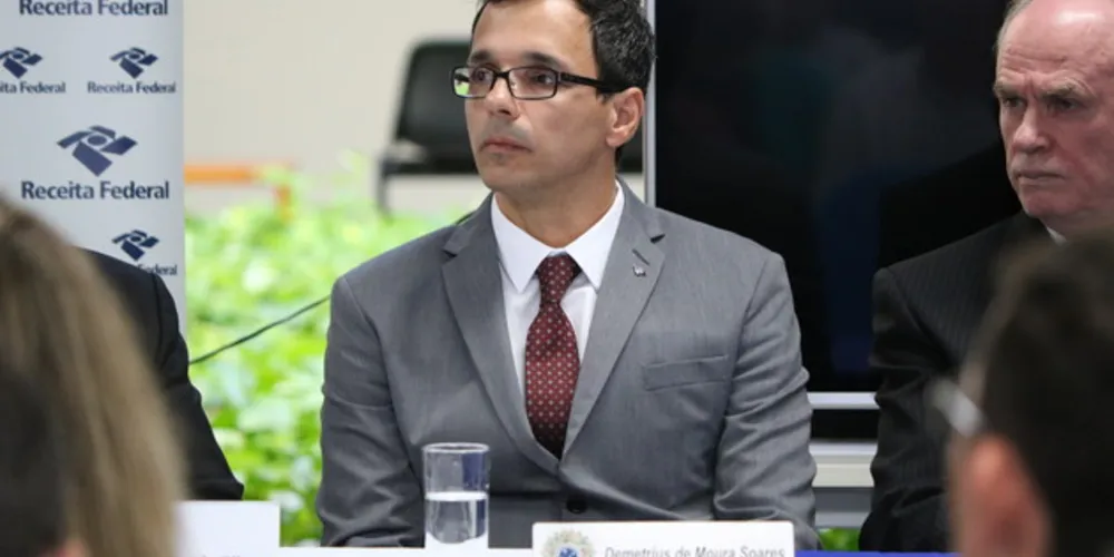 Imagem ilustrativa da imagem Receita Federal irá restituir R$ 19,9 mi na região