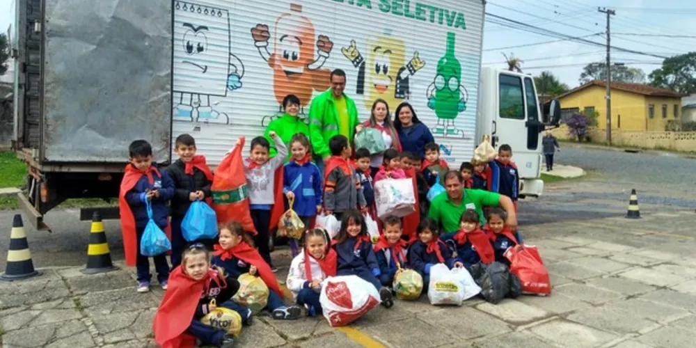 Todo alimentado arrecadado foi doado para o Instituto Educacional Duque de Caxias
