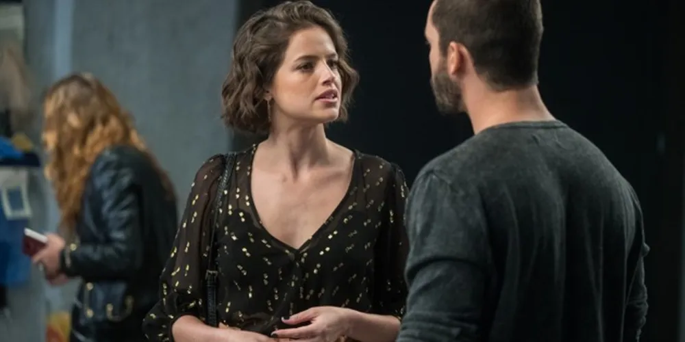 Téo (Rainier Cadete) inicia plano para ajudar Maria da Paz (juliana Paes) a dar uma lição em Josiane (Agatha Moreira), em 'A Dona do Pedaço'