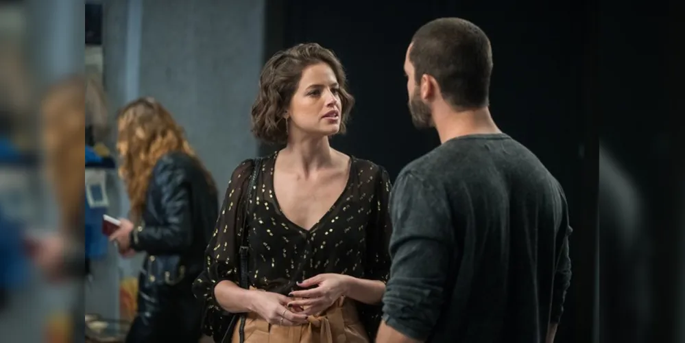 Téo (Rainier Cadete) inicia plano para ajudar Maria da Paz (juliana Paes) a dar uma lição em Josiane (Agatha Moreira), em 'A Dona do Pedaço'