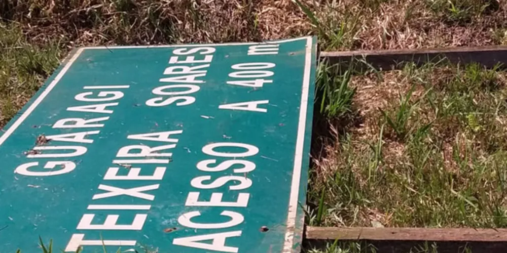 Em uma única noite foram danificadas 11 placas e seus suportes, causando um prejuízo de cerca de R$ 7 mil.