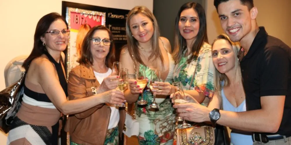 Imagem ilustrativa da imagem Carmen Day por Rômulo Cury