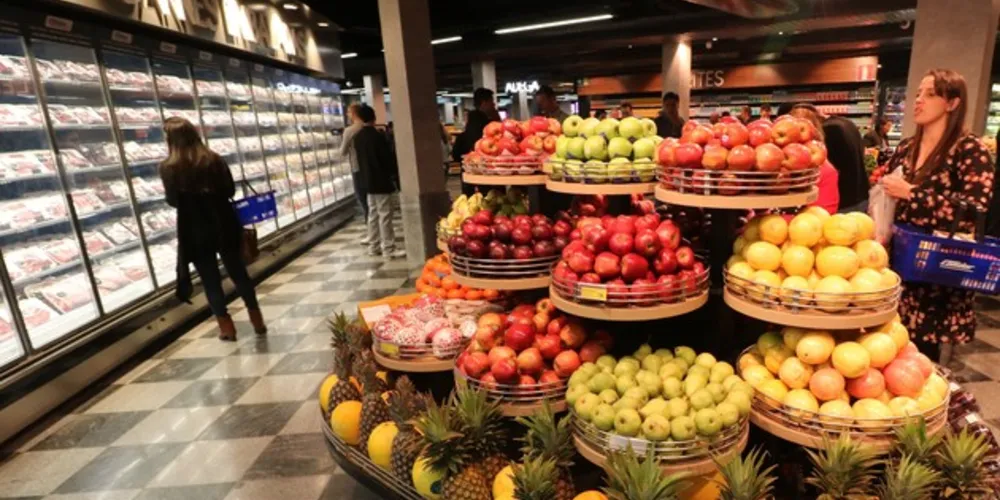 O setor de hortifrutigranjeiros foi o que teve a maior baixa nos preços, com destaque para o tomate, com baixa de 41,1%