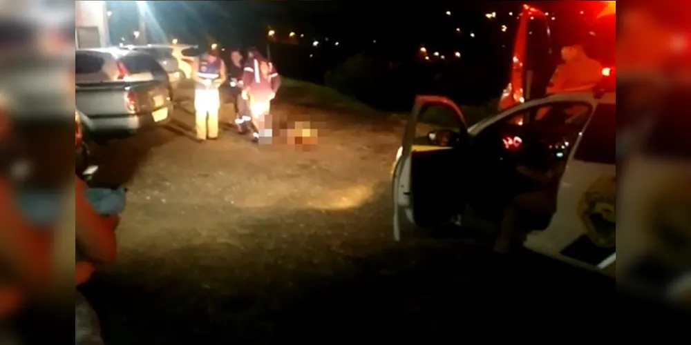 Homem de 39 anos morreu ainda no local do crime e não há suspeitos