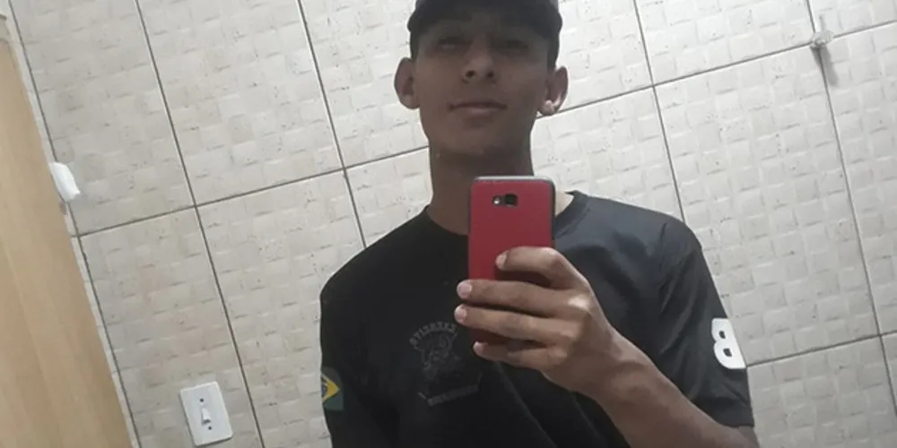 Rapaz chegou a ser socorrido, mas morreu a caminho do hospital