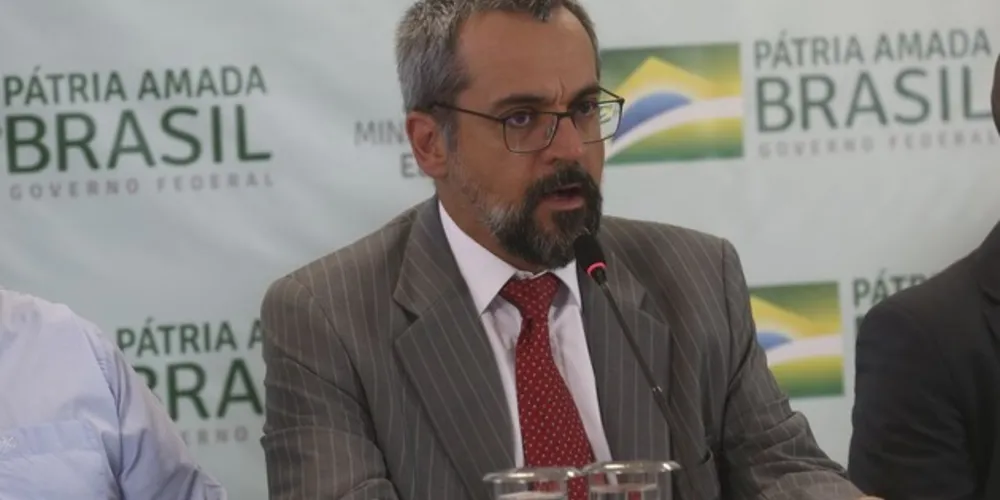 Segundo o ministro da Educação, Abraham Weintraub, as novas bolsas serão todas ofertadas em programas com notas 5, 6 e 7