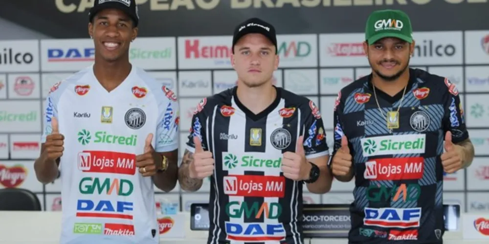 A diretoria do Operário Ferroviário apresentou, em coletiva de imprensa nesta quinta-feira (12), os atletas Fabio, Gelson e Felipe Alves para a disputa do Campeonato Brasileiro da Série B